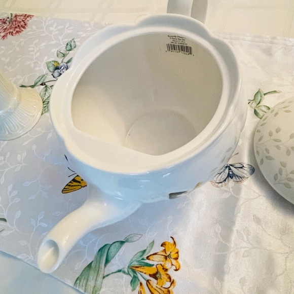 Lenox Butterfly Meadow Tea set of 6 pieces accepting offers - Picture 6 of 12